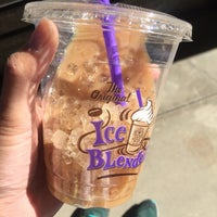 Photo taken at The Coffee Bean &amp;amp; Tea Leaf by Graceface on 2/6/2016