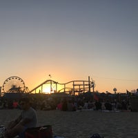 Photo taken at Santa Monica Pier Twilight Concert Series by Graceface on 8/18/2017