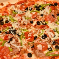 Снимок сделан в Sal&amp;#39;s Pizzeria пользователем Sal&amp;#39;s Pizzeria 11/22/2014