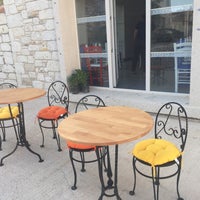 Foto tirada no(a) Sedef Restaurant&amp;amp;Cafe&amp;amp;Wine por Banu em 5/14/2016