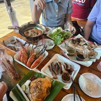 Photo taken at Klong Lat Mayom Floating Market by jamyln.♡ on 1/29/2024