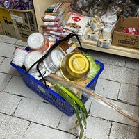 Снимок сделан в Tienda Yamamoto 山本食料品店 пользователем Diana A. 4/30/2023