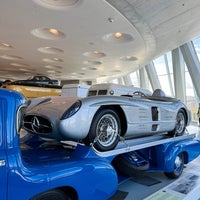 Photo taken at Mercedes-Benz Museum by 𝘼𝙗𝙙𝙪𝙡𝙧𝙖𝙝𝙢𝙖𝙣 . on 4/13/2024