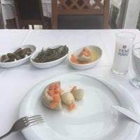 Das Foto wurde bei Ada Balık Restaurant von Ferhat Ulusoy am 3/27/2015 aufgenommen