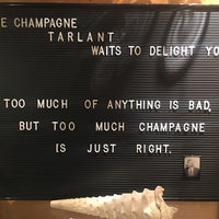 รูปภาพถ่ายที่ Champagne Tarlant โดย Daniel M. เมื่อ 11/28/2017