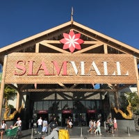 รูปภาพถ่ายที่ Siam Mall โดย Alessandro O. เมื่อ 1/4/2022