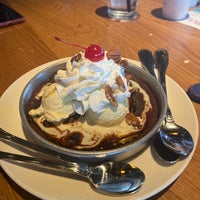 Photo taken at BJ&#39;s Restaurant &amp; Brewhouse by Melissa on 10/17/2019