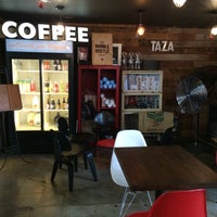 6/13/2016 tarihinde Scott S.ziyaretçi tarafından Taza. A social coffee house.'de çekilen fotoğraf