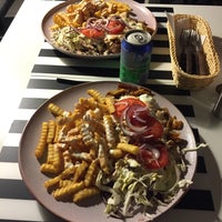 9/4/2015 tarihinde Māris J.ziyaretçi tarafından Ausmeņa Kebabs'de çekilen fotoğraf