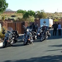 รูปภาพถ่ายที่ Zion Harley Davidson โดย Jerry C. เมื่อ 6/1/2013