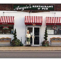 11/24/2014 tarihinde Augie&amp;#39;s Restaurantziyaretçi tarafından Augie&amp;#39;s Restaurant'de çekilen fotoğraf