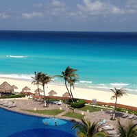 รูปภาพถ่ายที่ Paradisus Cancún โดย Nico เมื่อ 5/14/2013