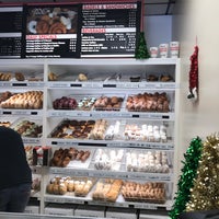 12/9/2016 tarihinde Joy S.ziyaretçi tarafından Paula&amp;#39;s Donuts'de çekilen fotoğraf