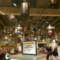 Photo taken at Cracker Barrel Old Country Store by Velimir I. on 11/27/2016
