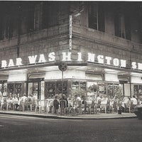 Das Foto wurde bei Caffè Washington dal 1939 von Caffè Washington dal 1939 am 11/25/2014 aufgenommen