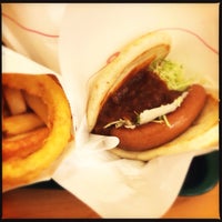 Photo taken at MOS Burger by いま？なのか？ on 11/17/2013