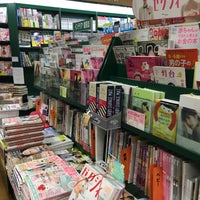 Photo taken at あゆみBOOKS 瑞江店 by いま？なのか？ on 1/27/2017