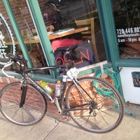 Das Foto wurde bei Denver Bicycle Cafe von Tim J. am 5/4/2013 aufgenommen