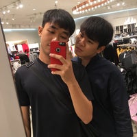 Photo taken at H&amp;amp;M by tarklung on 12/3/2018