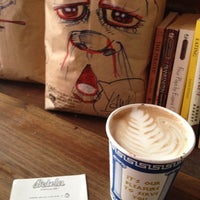 Foto diambil di Betola Espresso Bar oleh Sam N. pada 11/18/2012