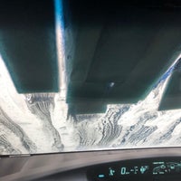 3/21/2020에 liza s.님이 Classic Car Wash에서 찍은 사진