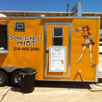 Das Foto wurde bei Some Like It Hot Food Truck von John D. am 9/20/2012 aufgenommen