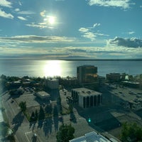 Foto diambil di Anchorage Marriott Downtown oleh Frank S. pada 6/18/2019