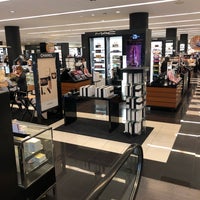 Photo taken at Bloomingdale&amp;#39;s by Curtis T. on 6/7/2019