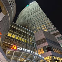 Foto diambil di Shanghai Marriott Hotel City Centre oleh Fightz 💢🔥👿 pada 11/28/2023
