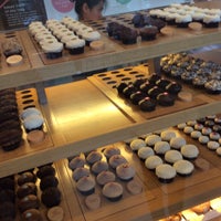 Photo taken at Sprinkles Cupcakes by Nam A. on 1/29/2015