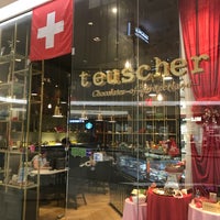 รูปภาพถ่ายที่ Teuscher Chocolates of Switzerland โดย Thissadee T. เมื่อ 3/25/2017