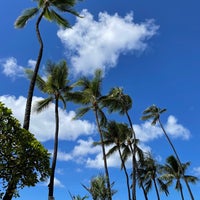 Photo taken at Outrigger Waikiki Beach Resort by Monica S. on 9/27/2022