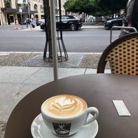 Photo taken at Einstein Kaffee by Yasemin on 8/10/2018