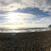 Photo taken at Bedruthan Steps Beach by Marcio Hiroaki K. on 8/2/2017