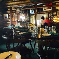 4/21/2015 tarihinde Marija N.ziyaretçi tarafından East Cove Restaurant'de çekilen fotoğraf