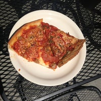 Das Foto wurde bei South of Chicago Pizza and Beef von Jeff M. am 7/25/2013 aufgenommen