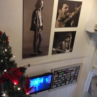 รูปภาพถ่ายที่ Rocker&amp;#39;s Café โดย Lissette G. เมื่อ 11/20/2012