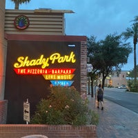 รูปภาพถ่ายที่ Shady Park โดย S.B. R. เมื่อ 5/21/2021
