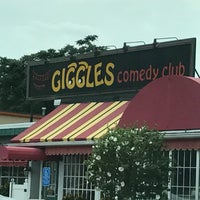 Photo taken at Giggles Comedy Club by Amy A. on 7/22/2017