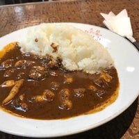 Photo taken at 元祖とんかつカレー カツヤ by おいなり on 9/3/2022