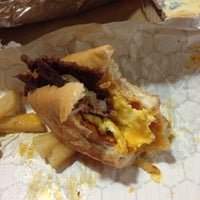Foto scattata a MLT Cheese Steaks and Grilled Cheese. da Billy B. il 9/30/2012