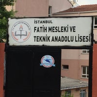 Photo taken at Fatih Ticaret Meslek Lisesi by Hesap Kapalı on 5/20/2016
