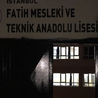 Photo taken at Fatih Ticaret Meslek Lisesi by Hesap Kapalı on 11/6/2015
