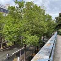 Photo taken at Promenade plantée – La Coulée Verte by Max on 7/1/2023