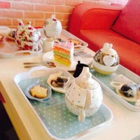 Photo taken at Flying Teapot Cafe by Nii Nii N. on 1/2/2015