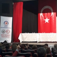 Photo taken at Çatalçeşme Oda Tiyatrosu by 👑Ã¥🌛Ş€👑 on 12/25/2019