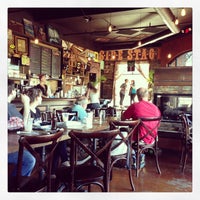 9/7/2013 tarihinde Maria W.ziyaretçi tarafından Stay Gold Cafe &amp;amp; Lounge'de çekilen fotoğraf