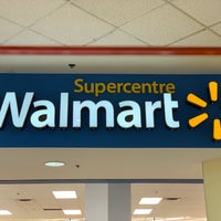Foto tirada no(a) Walmart Supercentre por Gilly B. em 10/13/2018