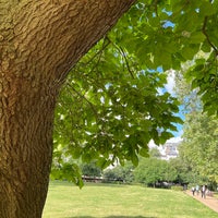 Photo taken at Lincoln&amp;#39;s Inn Fields by tankboy on 7/10/2023