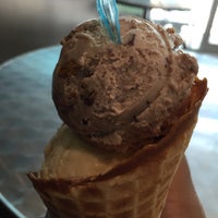 Das Foto wurde bei Glacé Artisan Ice Cream von Tanveer A. am 5/14/2016 aufgenommen